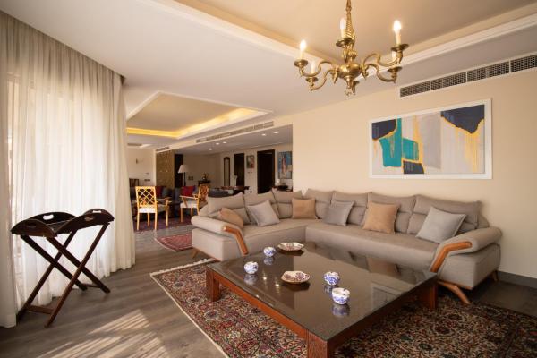 Luxury Rooms in the Heart of Pyramids