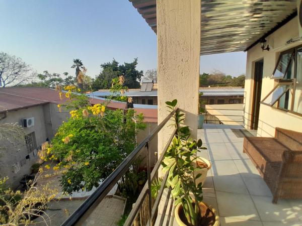 Na fotografii je vidět objekt Farmhouse Boutique Backyard Rooms nacházející se ve městě Outjo.