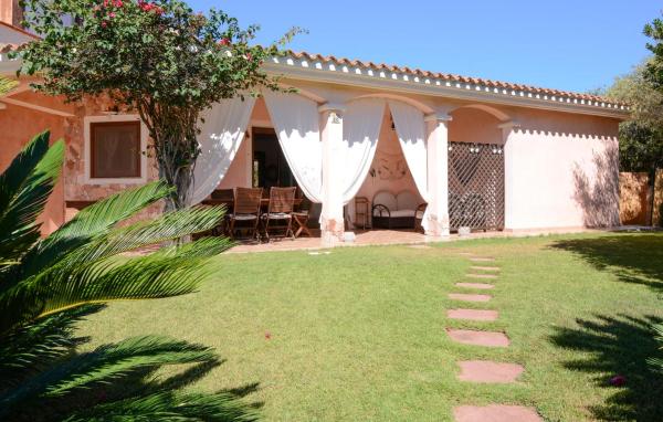 2 Bedroom Gorgeous Home In Costa Rei - Costa Rei