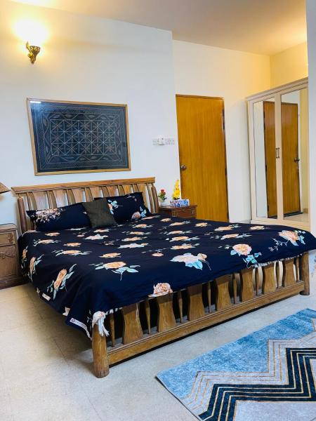 Na fotografii je vidět objekt Gulshan Elegant Center 3 BR AC Flat Near Cafes & Shops Heart of Gulshan nacházející se ve městě Bhola.