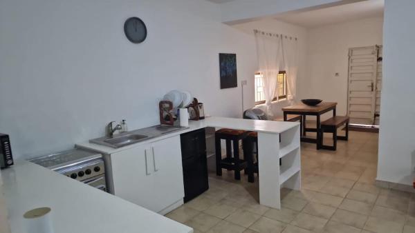 Bilde 8: Spacious, secure, self contained apartment
