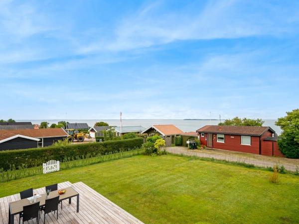 Na fotografii je vidět objekt Holiday Home Dragan - 50m from the sea by Interhome nacházející se ve městě Hejls.