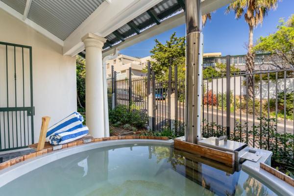 Camps Bay Village - Stone Cottages - Camps Bay