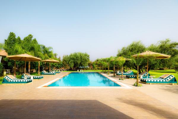 写真にはOulad Mazoug市にあるVilla Stevanaが写っています。