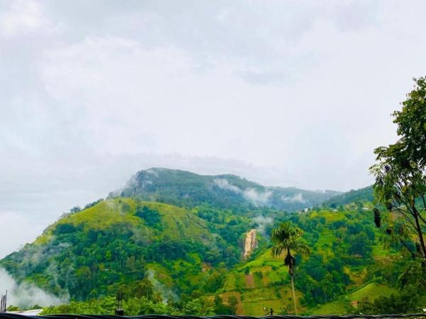 A la foto es mostra l'objecte Royal homestay at Misty Mountain situat a la ciutat de Ella.