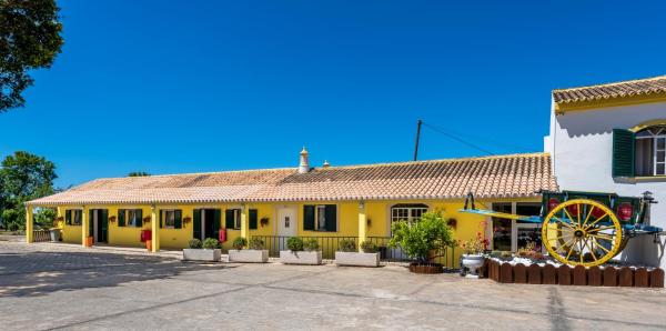 Na foto é possível ver o objeto Quinta do Moinho localizado na cidade de Loulé.