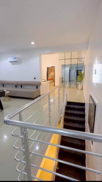 A la foto es mostra l'objecte Tiffany 4 Bedroom Maisonette with Private Compiund, Ikate Lekki situat a la ciutat de Moba.