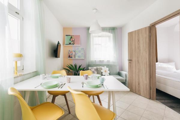 Creekside Colors - Playful Apartment - Löbau