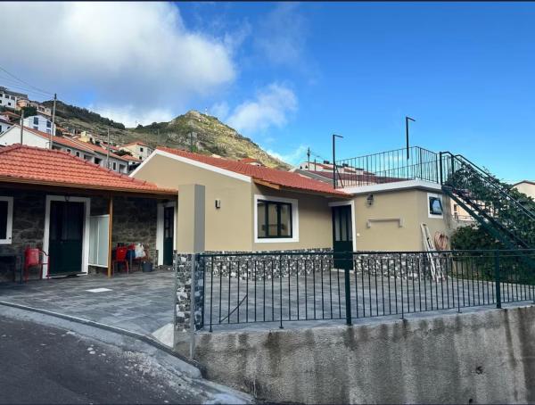 Kuvassa näkyy kohde Mocha House, joka sijaitsee kaupungissa Machico.