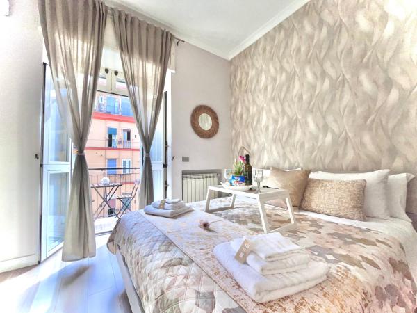 En la foto se muestra el objeto Mazzocchi House welcome wine ubicado en la ciudad de Nápoles.