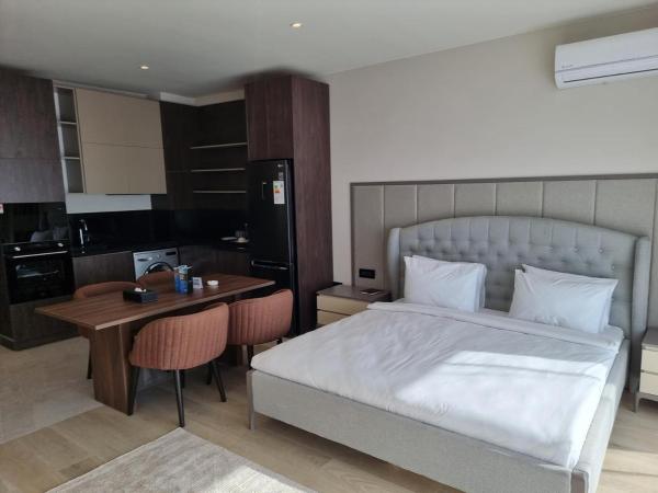 A la foto es mostra l'objecte Modern 1-Bedroom Apartment at Sea Breeze Park Residences 2, Just Steps from the Beach, with Pool, Gym, Restaurants and Free Parking situat a la ciutat de Nardaran.