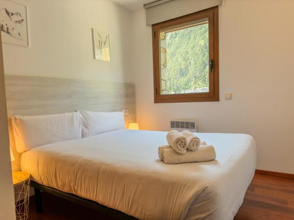 Na fotografii je vidět objekt Barthe Holidays I Apartamento moderno 5PAX en Arinsal I Ideal para familias, Parking, Pet friendly I Font Blanca nacházející se ve městě Mas de Ribafeta.