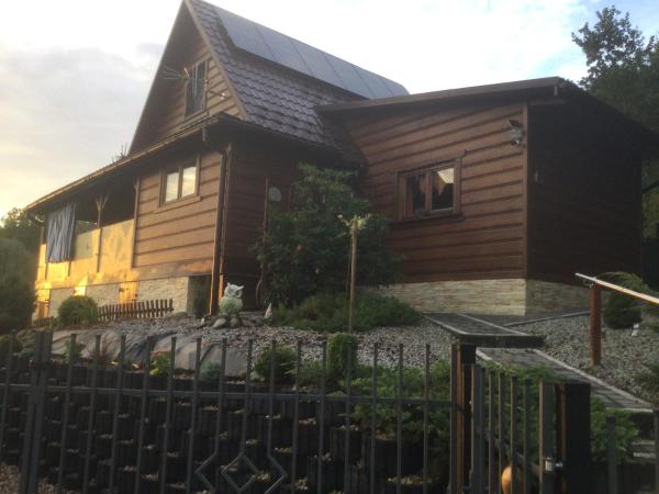 Na fotografii je vidět objekt Chata Panorama nacházející se ve městě Stróża.