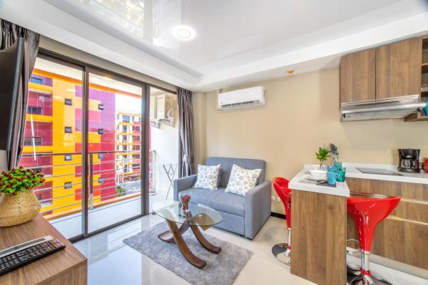 A la foto es mostra l'objecte Naiharn Beach 1BR квартира S608 by IBG Property situat a la ciutat de Rawai Beach.