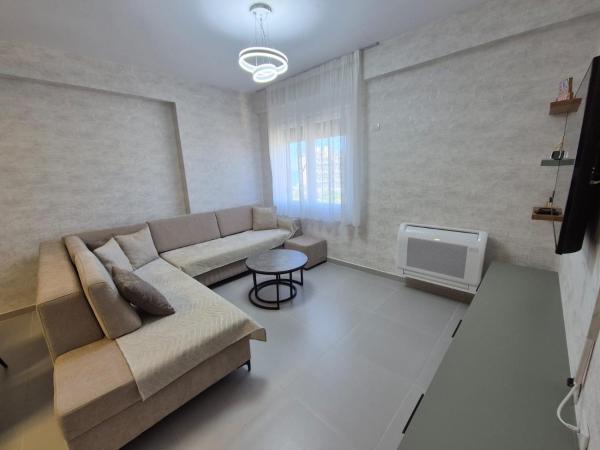 A la foto es mostra l'objecte Apartament në Golem situat a la ciutat de Golem.