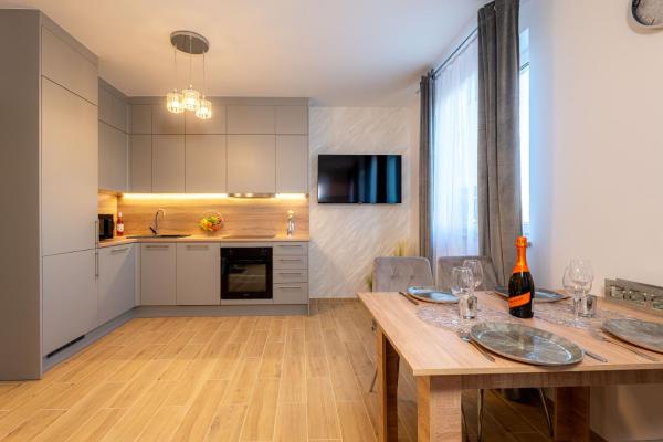 写真にはBogdaniec市にあるGicek Apartament 11A bezpłatny PARKING Faktura VAT 4 osobowy ARENA K-S SSEが写っています。