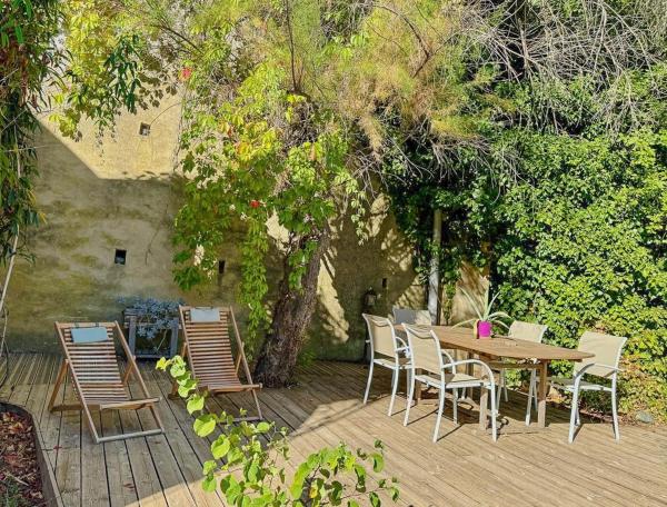 A la foto es mostra l'objecte Bioclimatic Architect's House In Cadenet situat a la ciutat de Cadenet.
