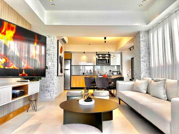 Στη φωτογραφία φαίνεται το αντικείμενο Stylish Upscale Condo, Pool που βρίσκεται στην πόλη Carlos Guerra.