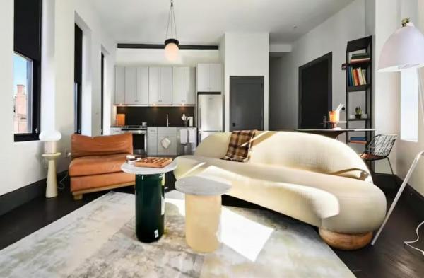 Remodeled 2br Downtown Near Acrisure Stadium - Pittsburgh, PA