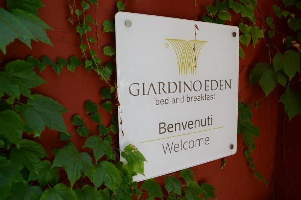 En la foto se muestra el objeto Giardino Eden B&B ubicado en la ciudad de Nápoles.