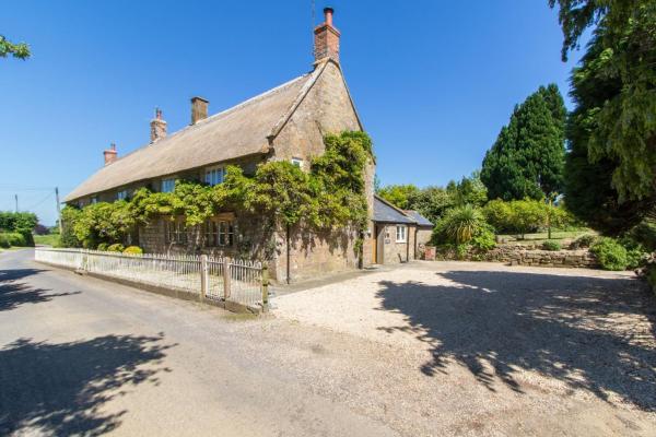 A la foto es mostra l'objecte Atherstone Farm Cottage situat a la ciutat de Barrington.