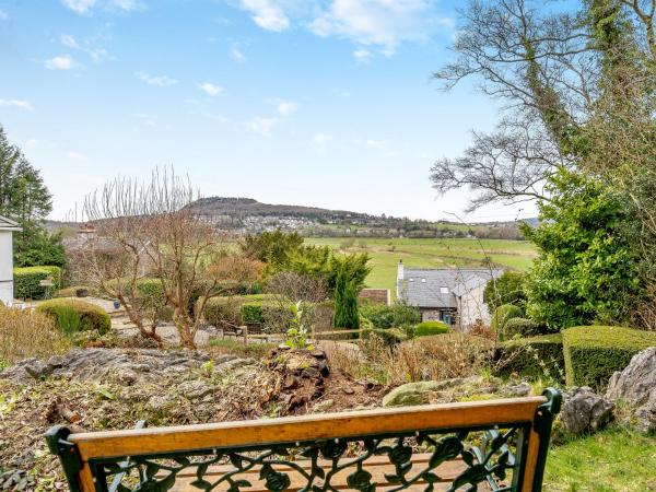 A la foto es mostra l'objecte The Cottage At Breeze Hill situat a la ciutat de Sandside.