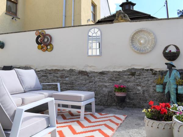 A la foto es mostra l'objecte Bay Cottage situat a la ciutat de Par.