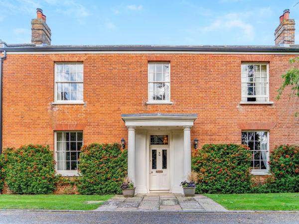 A la foto es mostra l'objecte The Grange Farmhouse situat a la ciutat de Sculthorpe.
