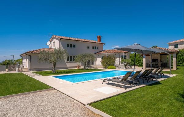 A la foto es mostra l'objecte Villa Gemini situat a la ciutat de Poreč.