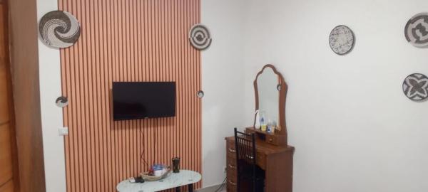 A la foto es mostra l'objecte Mini studio liberte 6 situat a la ciutat de Dakar.