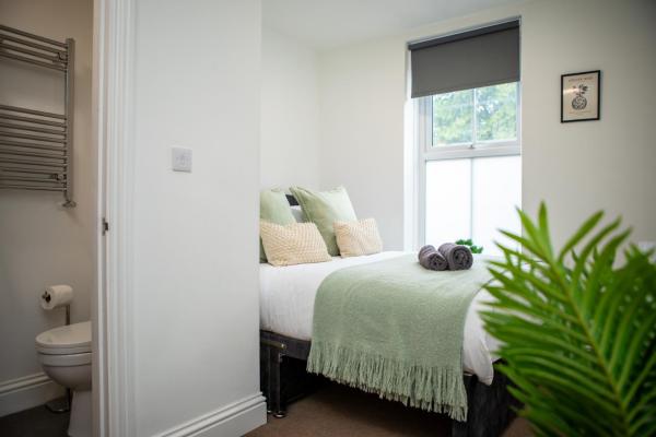A la foto es mostra l'objecte St James Court Serviced Accommodation situat a la ciutat de Derby.