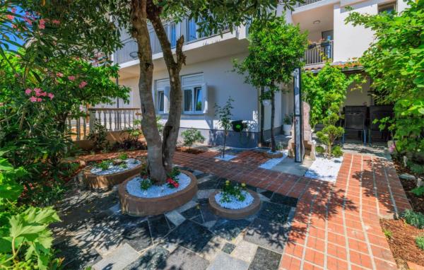 Gorgeous Apartment In Crikvenica With Wifi - Crikvenica