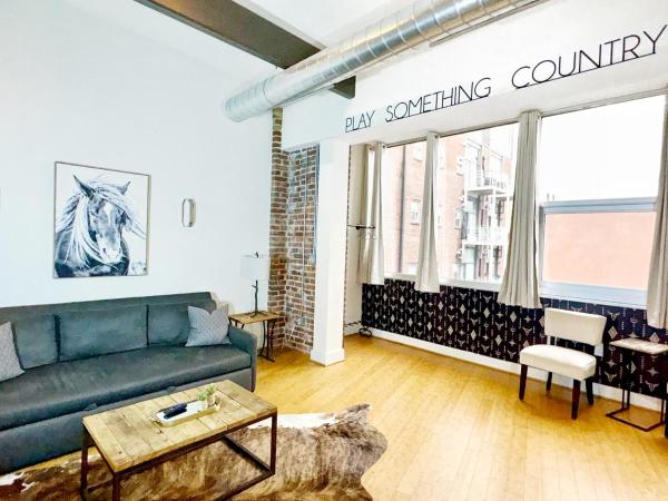 Brooks - Nashville, TN