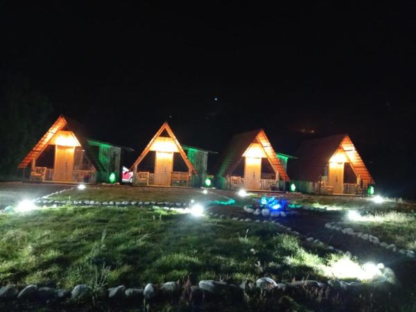 The photo shows the Sigchos Lodge located in the city of Sigchos.