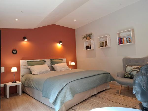 A la foto es mostra l'objecte Shanti Home situat a la ciutat de Graissessac.