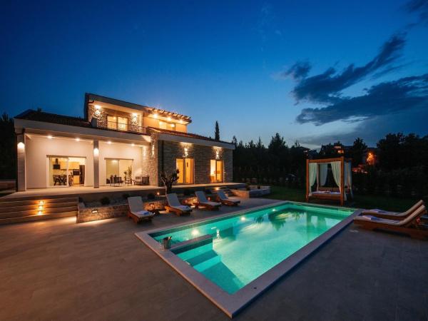 A la foto es mostra l'objecte Villa in Pridraga with Pool near the Sea situat a la ciutat de Pridraga.