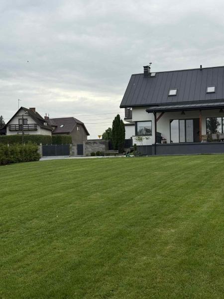 Nella foto è visibile l'oggetto W Tarczynach - mazurski dom z widokiem na jezioro situato nella città di Trzcin.