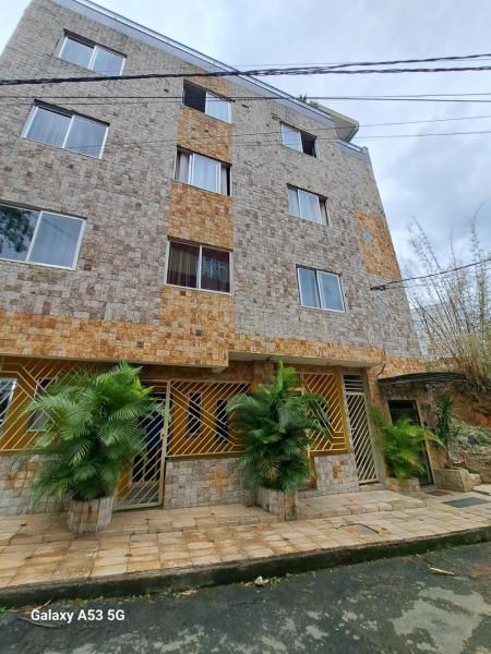 A la foto es mostra l'objecte apartamento para temporada situat a la ciutat de Barra Mansa.
