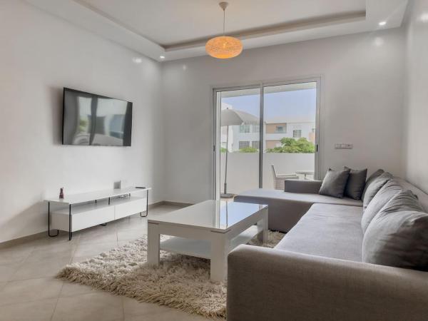 Na fotografii je vidět objekt Luxurious Apartment With Pool nacházející se ve městě Imi Ouaddar.