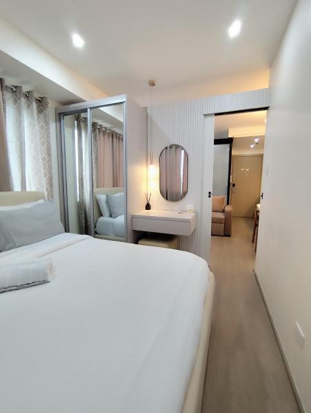 Aya's Place Two Bedrooms near MOA, Manila