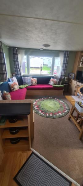 Lyons Winkups Holiday Park Towyn, North Wales Static Caravan 3 Bedroom Sleeps 8 Free Entertainment And Parking Beds Made Up On Arrival Pets Welcome - North Wales