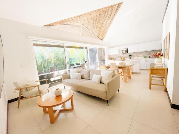 A la foto es mostra l'objecte Beach House & Resort Amenities at Ciudad del Mar Jaco situat a la ciutat de Jacó.