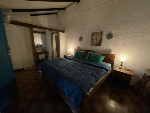 На фото показан объект Hostal Casona de los Vega, расположенный в городе Исалько.