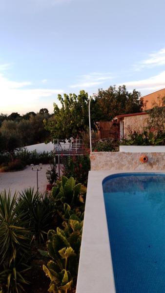 Op de foto is het object Quinta Castilho te zien, gelegen in de stad Sobral.