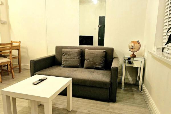 Φωτογραφία 4: Charming 1 Bedroom Apartment in Bridgend