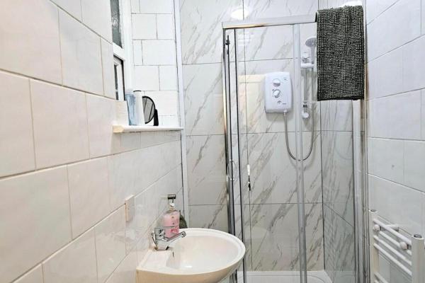 Φωτογραφία 5: Charming 1 Bedroom Apartment in Bridgend