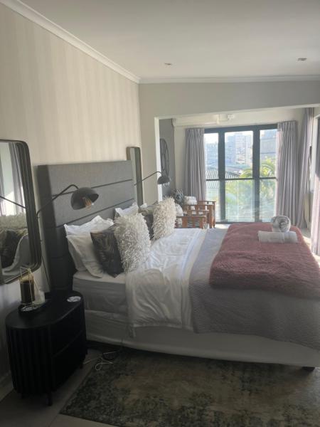 Фотография 1: Gem in Sea Point
