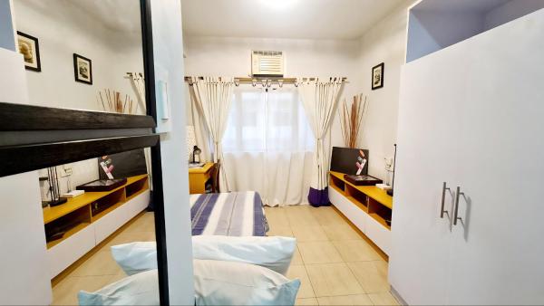 Φωτογραφία 4: Laidback Cavern at Studio City Alabang