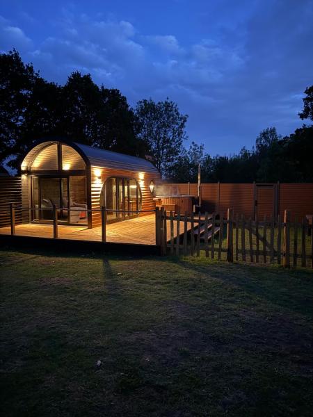 Luxury Glamping Pods At Pool House Farm - Birmingham