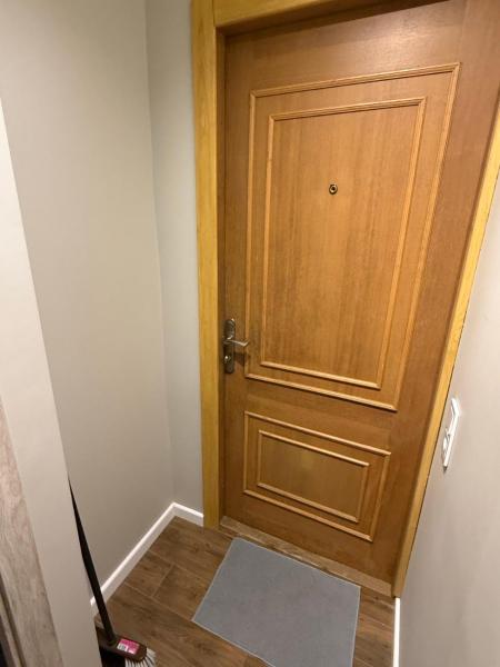 A la foto es mostra l'objecte Germano Pobuviu Bustas situat a la ciutat de Vílnius.